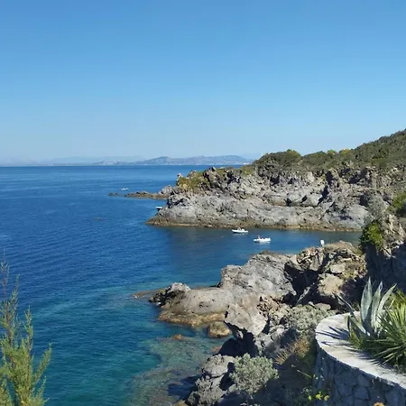 Bed & Breakfast A Vous Notre Maison