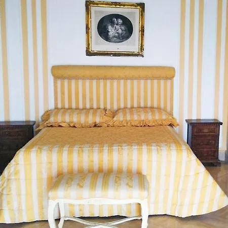 A Vous Notre Maison Bed & Breakfast