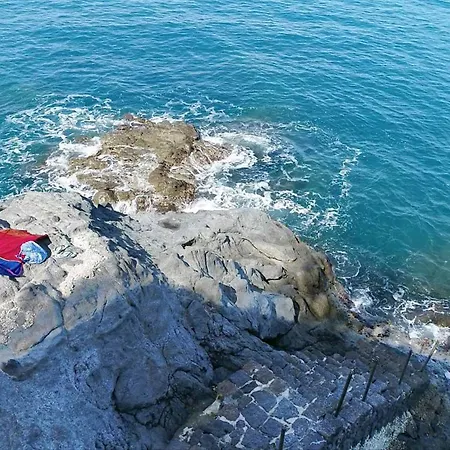 A Vous Notre Maison Bed & Breakfast *